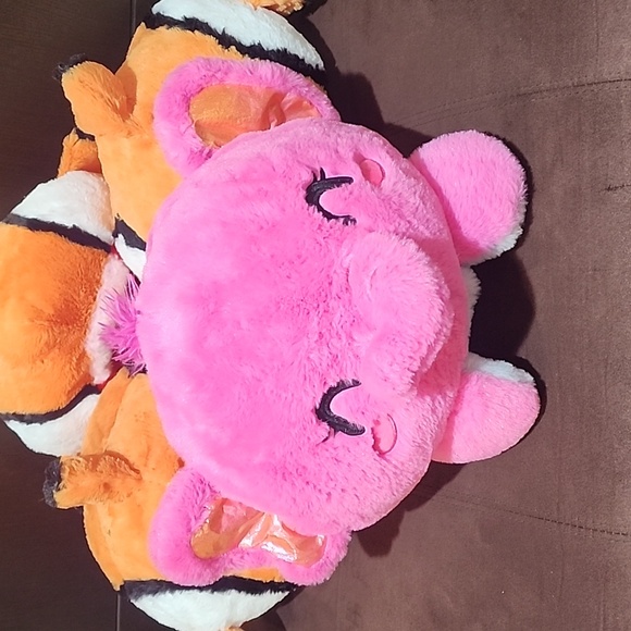 4 pack REVERSIBLE Plush soft cuddly animals  toys Elephant crab clownfish nemo - Picture 3 of 6